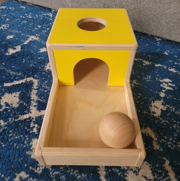 Lovevery Ball Drop Box with Ball - Picture 2 of 4